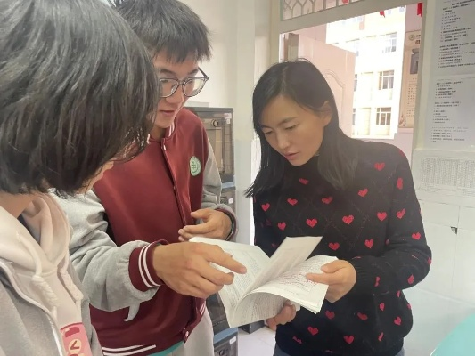 扎根乡土育桃李，匠心耕耘守初心—乡村优秀教师成长指南