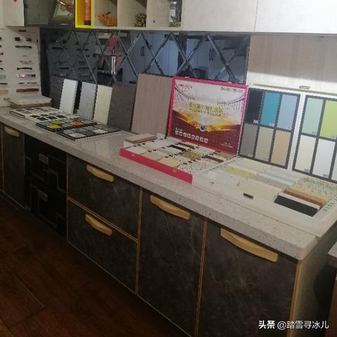 橱柜门板材质大比拼，选对材质，厨房颜值与实用双赢！