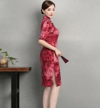 低领改良版旗袍，传统与时尚的碰撞，穿出你的专属魅力