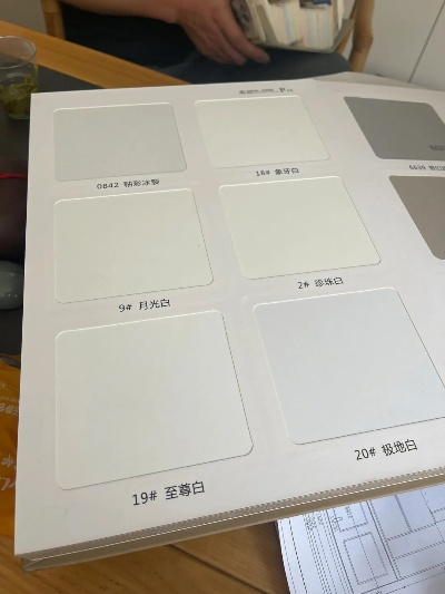 各大品牌板材象牙白颜色对比全解析，选对色差，装修不踩雷！