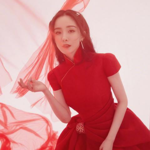 香港蓝色旗袍，国风之美的百年传承与创新演绎