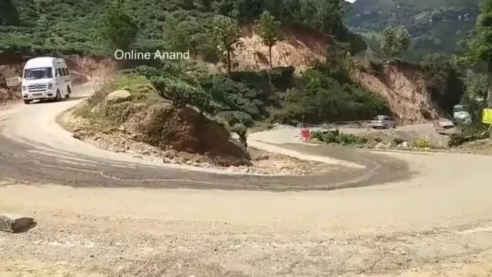 乡村道路坡拐弯处修路全攻略，安全与效率兼顾的实用指南