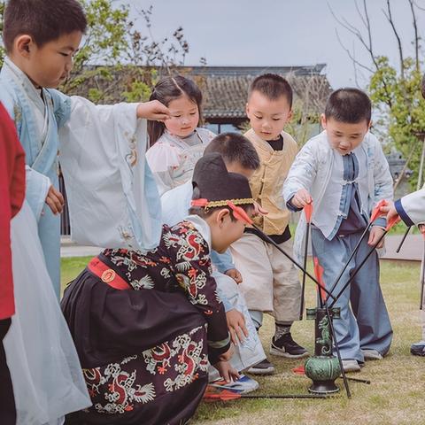 国风新韵，2023女士长款旗袍品牌图鉴与穿搭指南