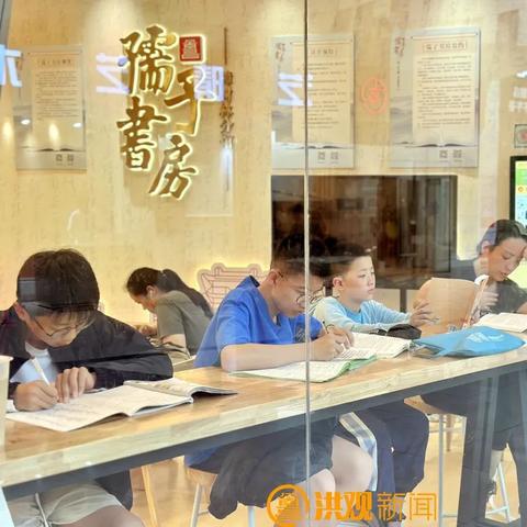 南昌散称零食店，小份装也能吃出大风味，老城烟火气里的零食经济学