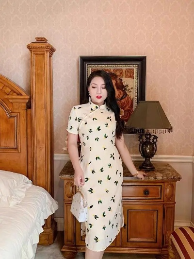 大码女孩的旗袍新时尚，改良旗袍品牌如何打破传统束缚？