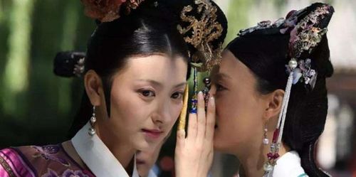 鸭绒被引发的宫斗风云，现代女白领穿越成康熙妃子的逆袭之路