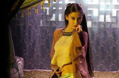 鸭绒被引发的宫斗风云，现代女白领穿越成康熙妃子的逆袭之路