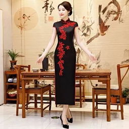 黑色旗袍的时尚密码，国内外的经典品牌与选购指南