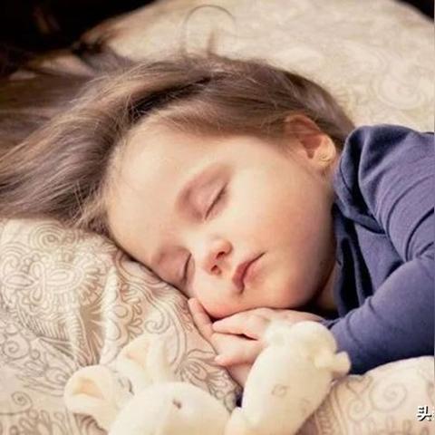 盖鸭绒被后突发荨麻疹？这5招帮你快速缓解+预防指南
