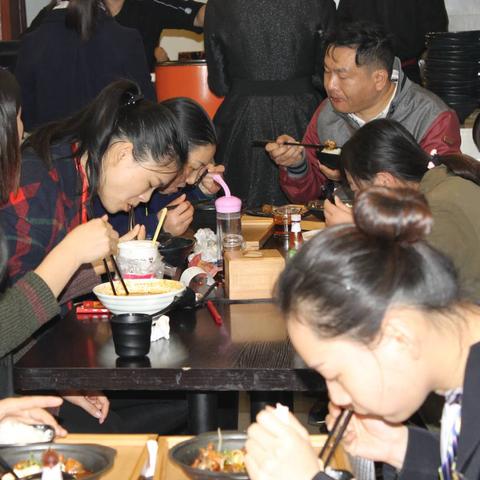 郑州鸡爪加盟店品牌推荐及案例分析