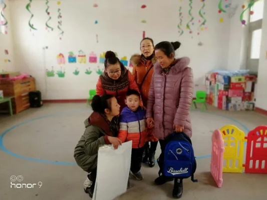 乡村幼儿教师成长指南，用爱与智慧点亮童年