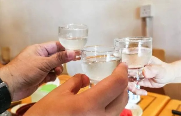 喝出清爽感！这8款冷冽白酒让人爱不释口