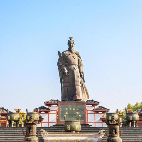 无为品牌男装加盟店大揭秘