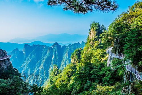 湖南最出名景点排行榜，10个必打卡的绝美目的地