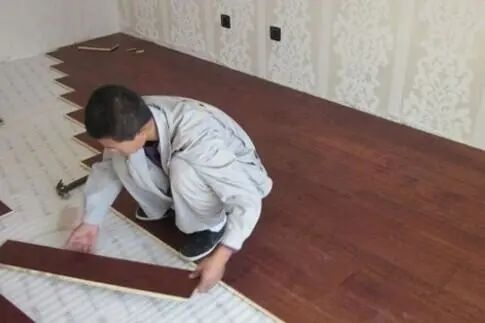 装修木工选择地板品牌指南