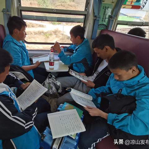 电脑族必备!2023年最舒服的办公桌椅品牌推荐(附选购指南) 电脑族必备!2023年最舒服的办公桌椅品牌推荐(附选购指南)