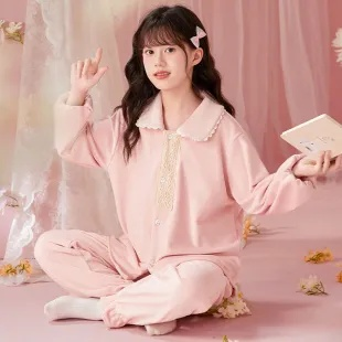 初中生家居服品牌,打造舒适与时尚并重的居家生活 初中生家居服品牌,打造舒适与时尚并重的居家生活