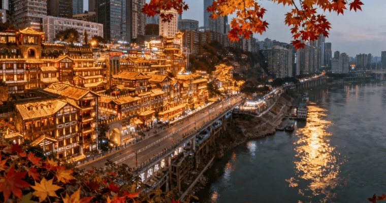 重庆拍照推荐景点排行榜，本地人私藏的12个出片圣地+避坑指南