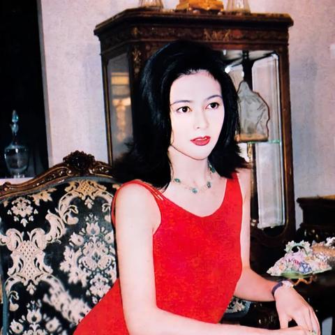 90年代港式旗袍品牌,复古美学与现代生活的完美融合 90年代港式旗袍品牌,复古美学与现代生活的完美融合