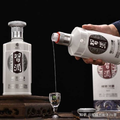 好喝又喝不醉的白酒品牌推荐，如何找到适合你的低度白酒？