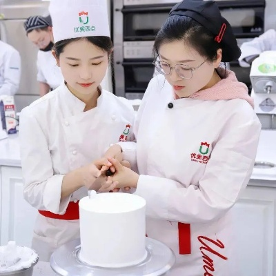 厦门哪里可以学西点师？这份2024年最新指南帮你避坑+解锁职业新可能