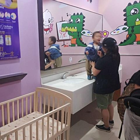 南京母婴品牌集合店，一站式购物体验，满足家庭全方位需求