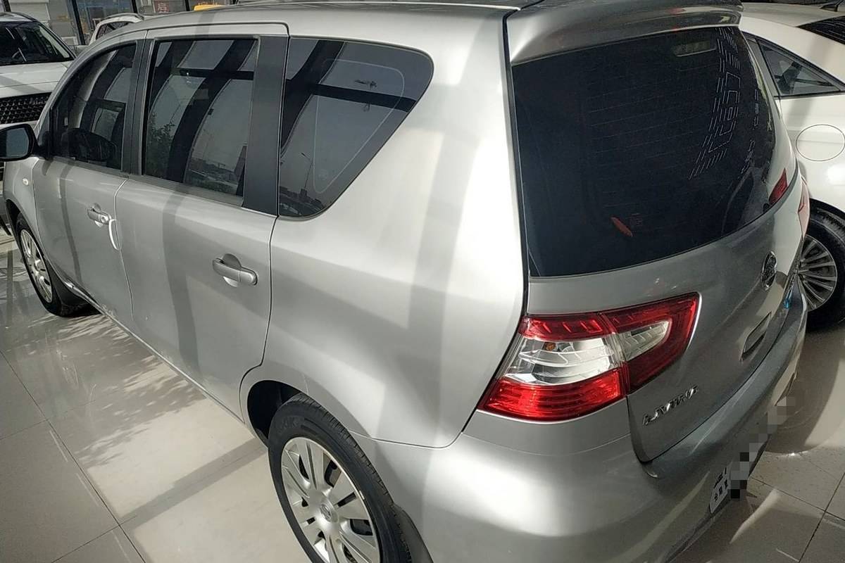 日产骊威suv 日产骊威塑料配件大全