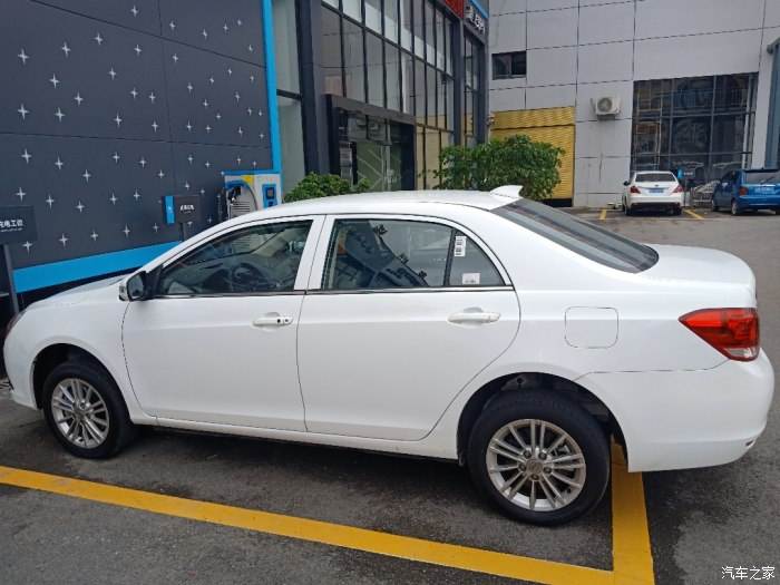 比亚迪e5电动汽车 比亚迪e5电动汽车采用的是什么电机