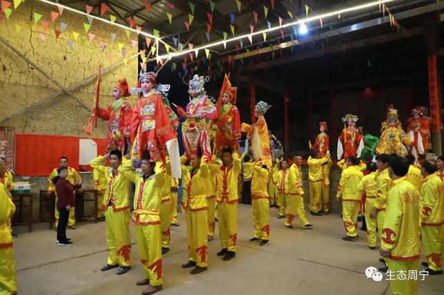 周宁人与宝马的故事 周宁人与宝马的故事简介