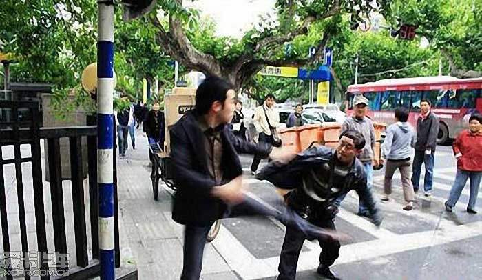 武汉绿地别克打人 武汉绿地别克打人案件 武汉绿地别克打人 武汉绿地别克打人案件
