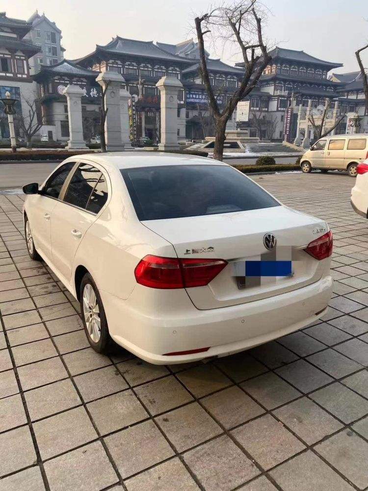大众朗逸舒适版自动挡 大众朗逸舒适版自动挡14T白色的