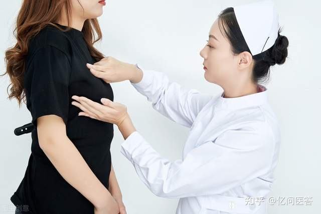 为什么胸有硬块 为什么胸有硬块疼