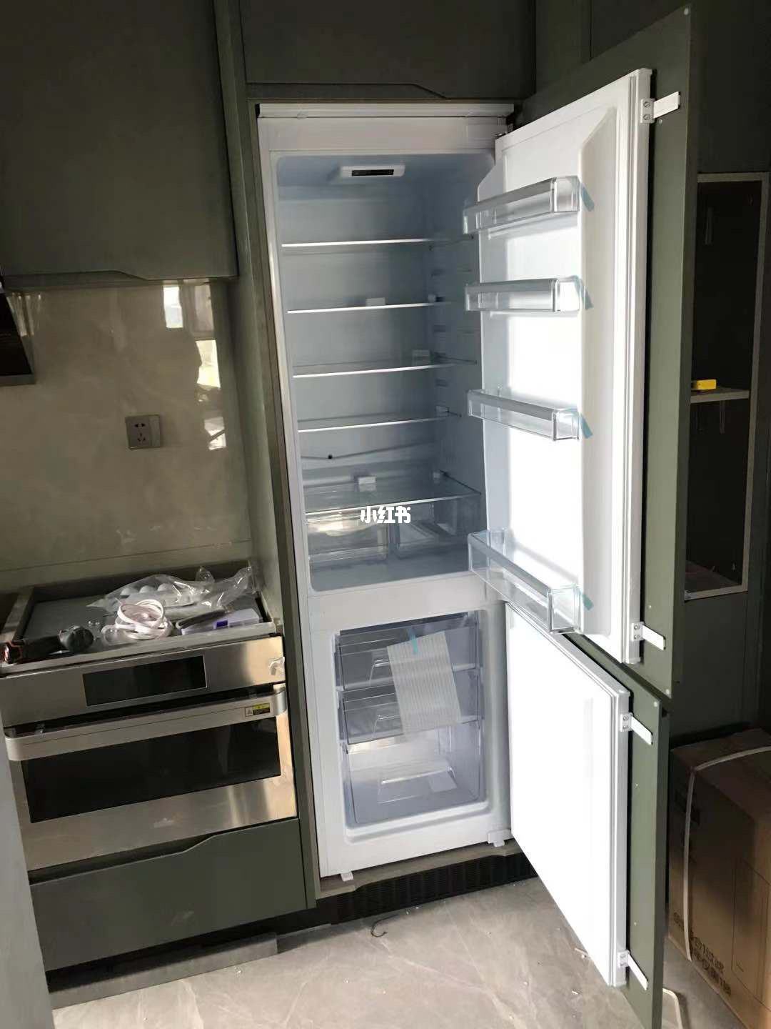 冰箱和烤箱挨着行吗 烤箱和冰箱能挨着放吗