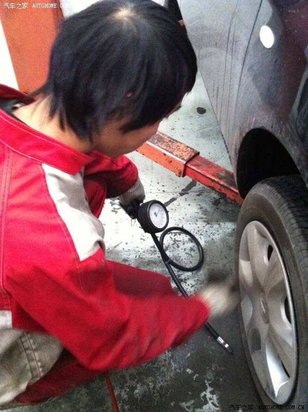 汽车轮胎加压 汽车轮胎加气加到多少