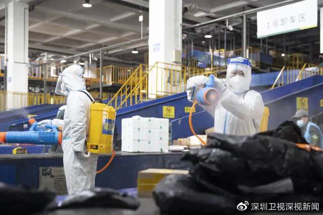 新冠病毒快递多久能拆 新冠病毒快递箱上可以存活多久