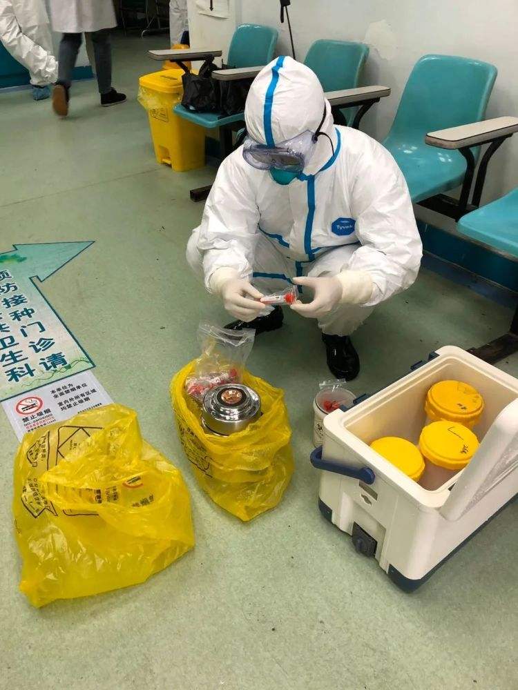 新冠病毒快递多久能拆 新冠病毒快递箱上可以存活多久
