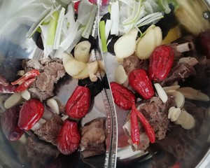 无水火锅的做法大全 无水火锅的做法大全家常菜