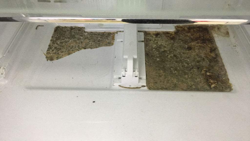 冰箱出水孔在哪里 冰箱的出水孔在什么地方