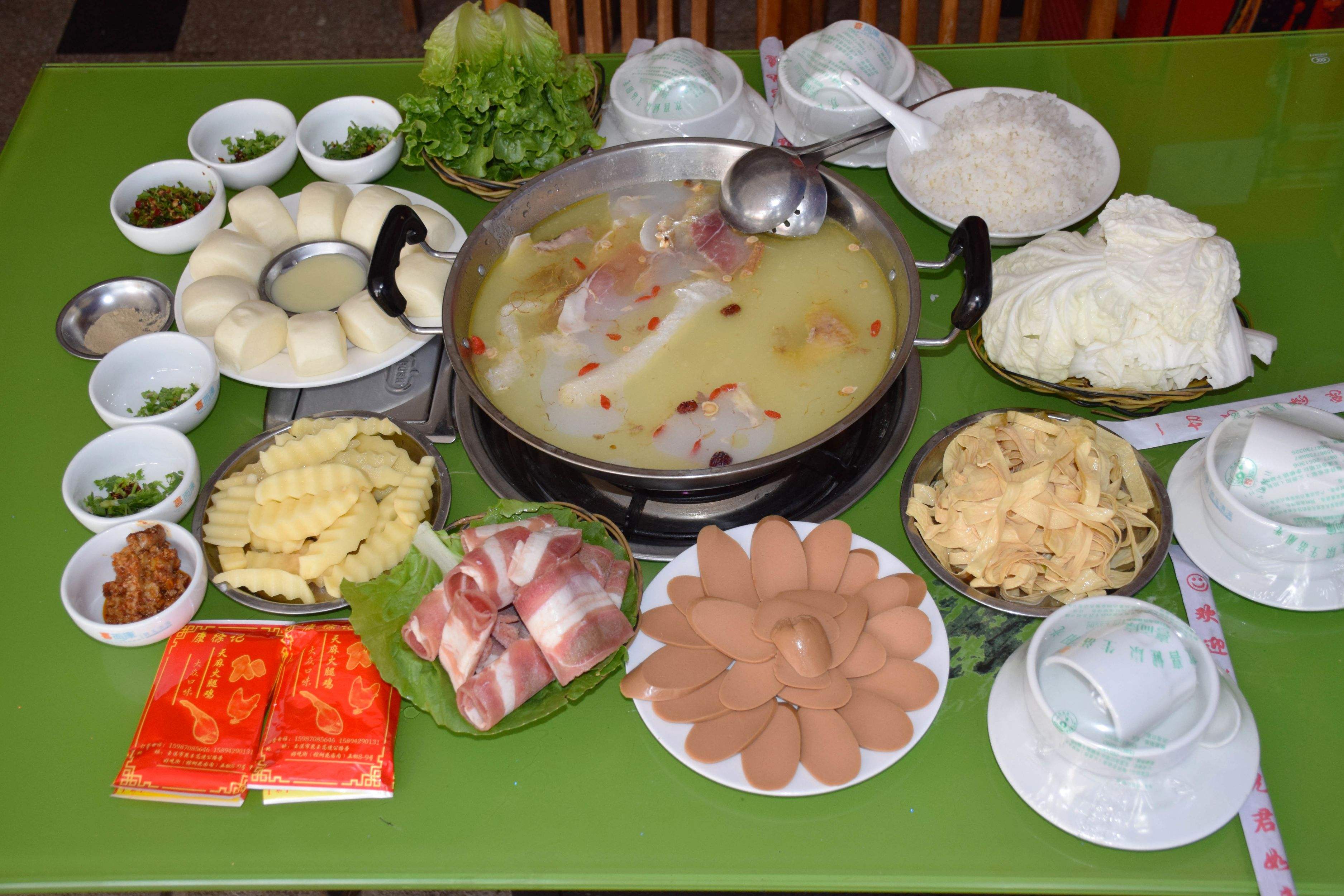 昭通天麻火腿鸡火锅 昭通天麻火腿鸡火锅门头照片
