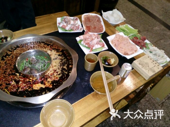 昆明憨石匠土火锅电话 昆明憨石匠土火锅电话多少
