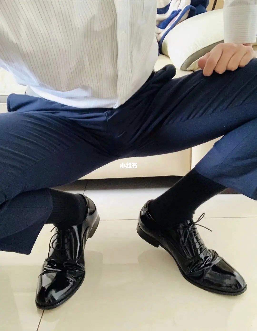西装皮鞋黑袜文章父亲 