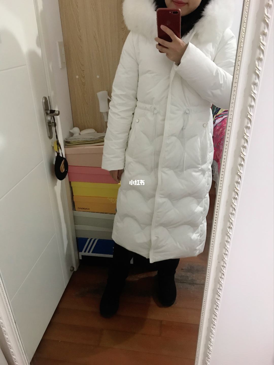 白色羽绒服为什么发黄 白色的羽绒服为什么会发黄
