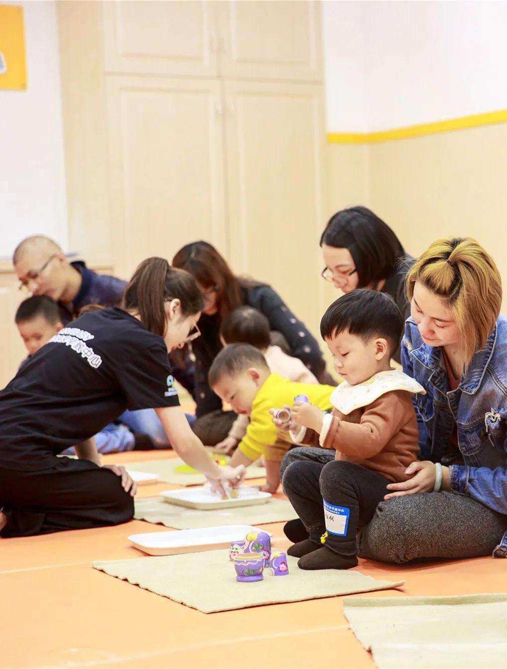 那里在培训早教培训师 哪里有早教老师培训的地方
