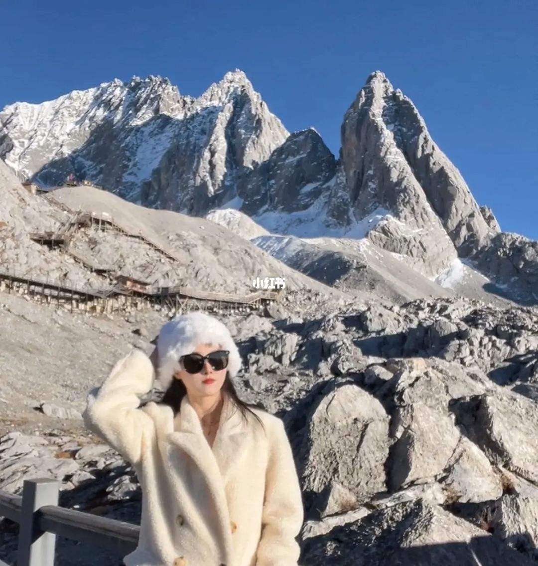 玉龙雪山租羽绒服 玉龙雪山租羽绒服和氧气多少钱