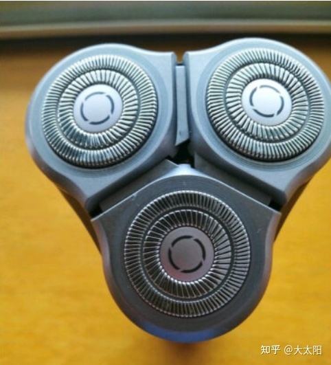 电动剃须刀剃不干净 电动剃须刀剃不干净是什么原因