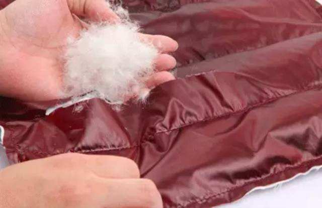 羽绒服能手洗吗 羽绒服能手洗吗?能用脱水机甩干吗
