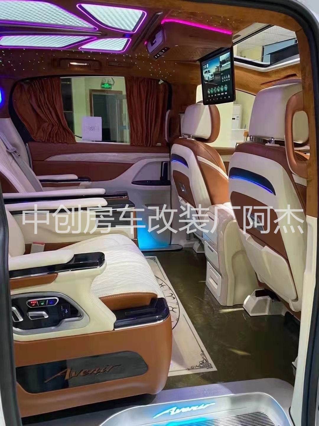 别克gl8红白双拼内饰 别克gl8红白双拼内饰图片