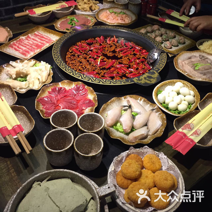 鲜龙井火锅人和店 鲜龙井火锅人和店电话