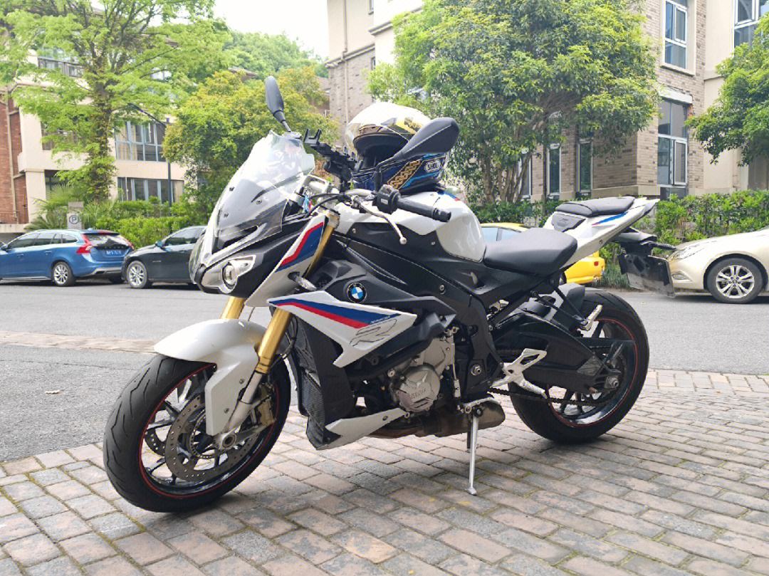 宝马s1000r 宝马s1000rr落地价