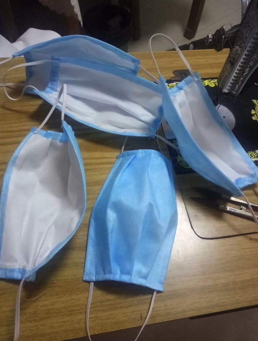 柚子皮口罩图 柚子皮戴头上的图片